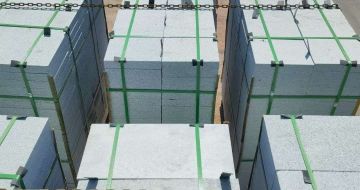 武威 芝麻白花岗岩5公分地铺石 花岗岩厂家工厂装车日常