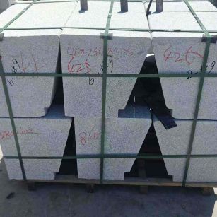 武威 芝麻白异形坐凳，石凳