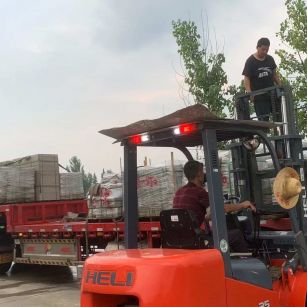 武威 黄金麻冰裂纹，地铺石装车