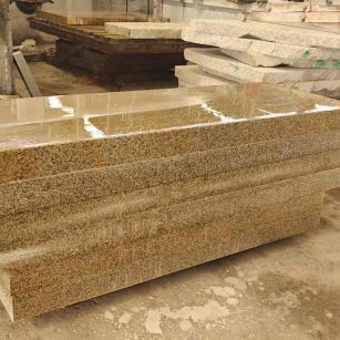 武威 黄金麻栏杆料半成品加工中