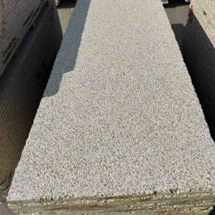 武威 黄金麻花岗岩荔枝面毛板，半成品