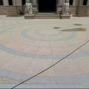 武威 黄金麻芝麻灰花岗岩石材地铺拼接效果