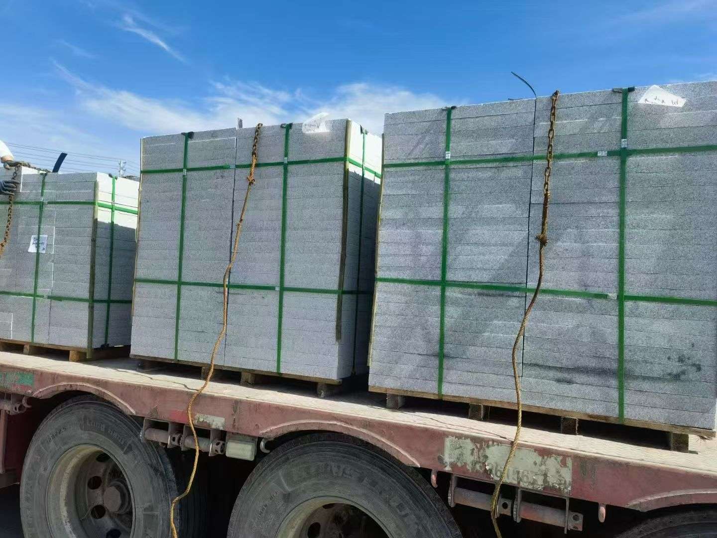 武威 芝麻白花岗岩地铺石装车日常