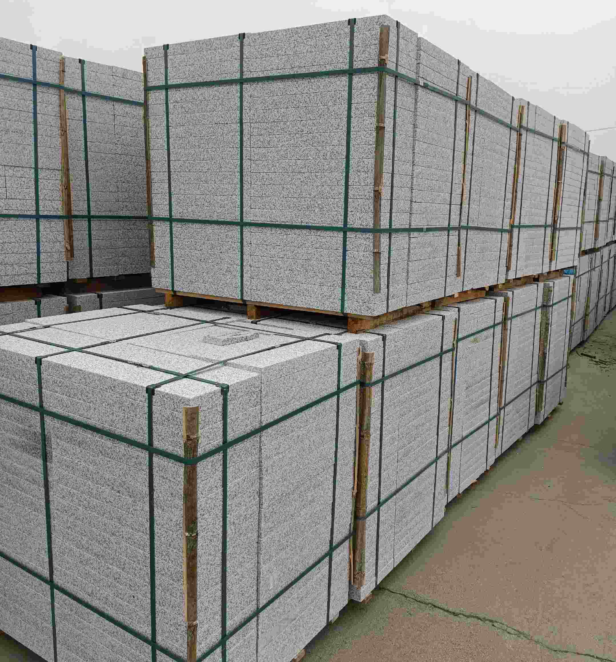 武威 白麻花岗岩石材荔枝面地铺石（300*600*50）