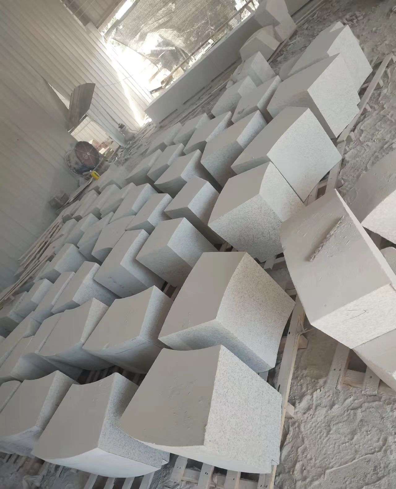 武威 白麻花岗岩异形坐凳