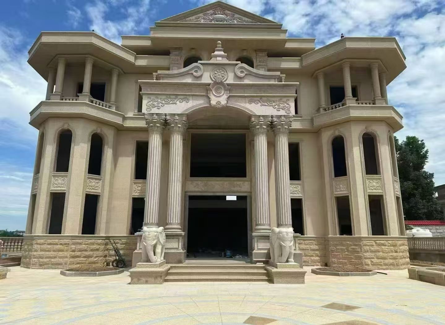 武威 黄金麻别墅外墙干挂，大柱，大象，蘑菇石，雕花板