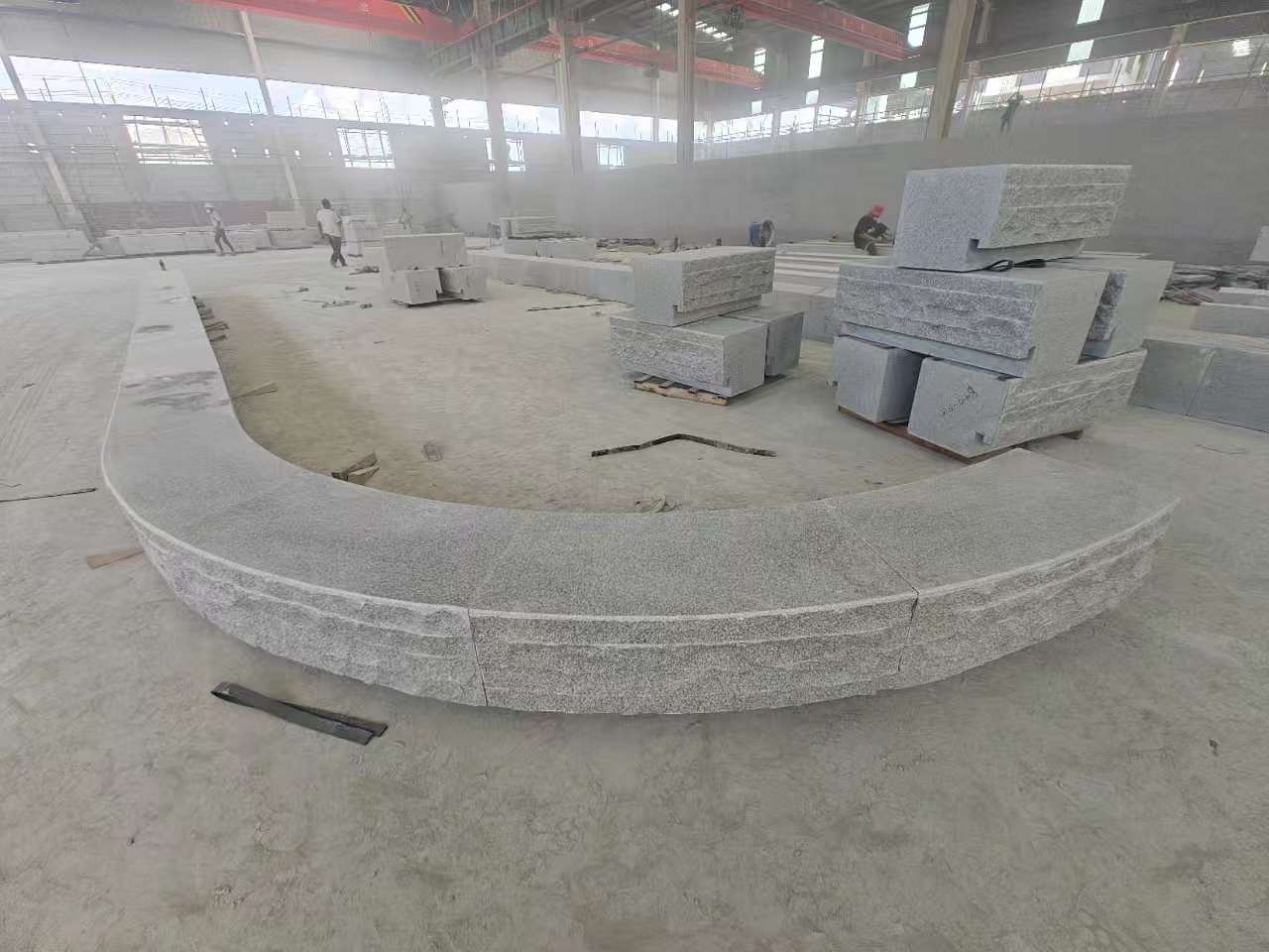 武威 芝麻白异形坐凳，自然面光面弧形加工