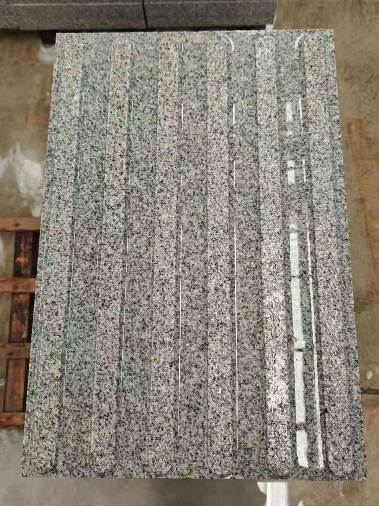 武威 芝麻白花岗岩荔枝面雕刻盲道，盲条