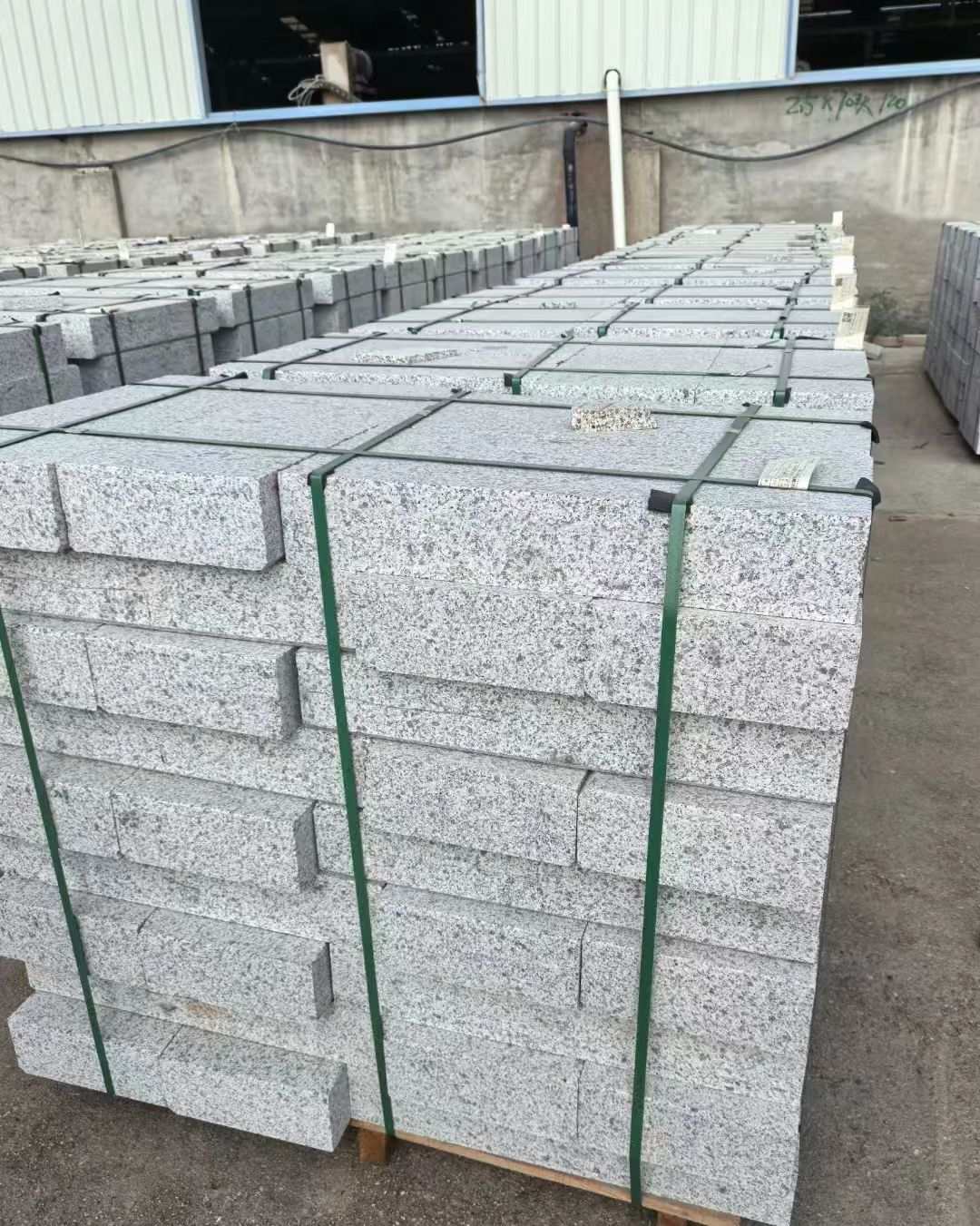 武威 白麻花岗岩路沿石，弧形路沿石，道牙石，马路牙子，界石，路缘石，平沿石，直岩石，平缘石等