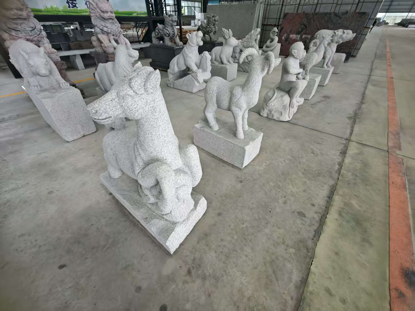 武威 芝麻白花岗岩造型立体雕刻——十二生肖