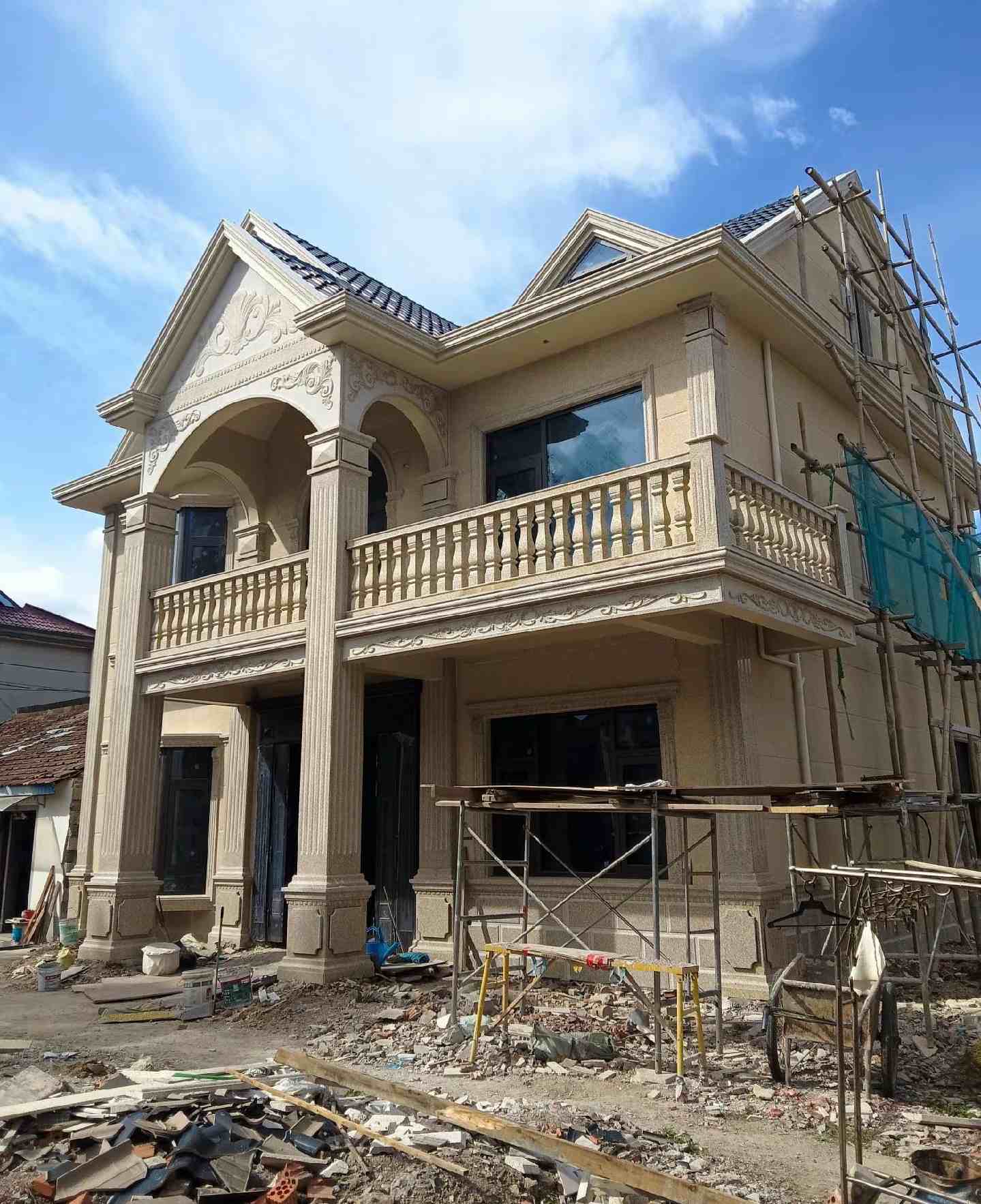 武威 黄金麻花岗岩石材私人别墅雕花门楼柱阳台栏杆