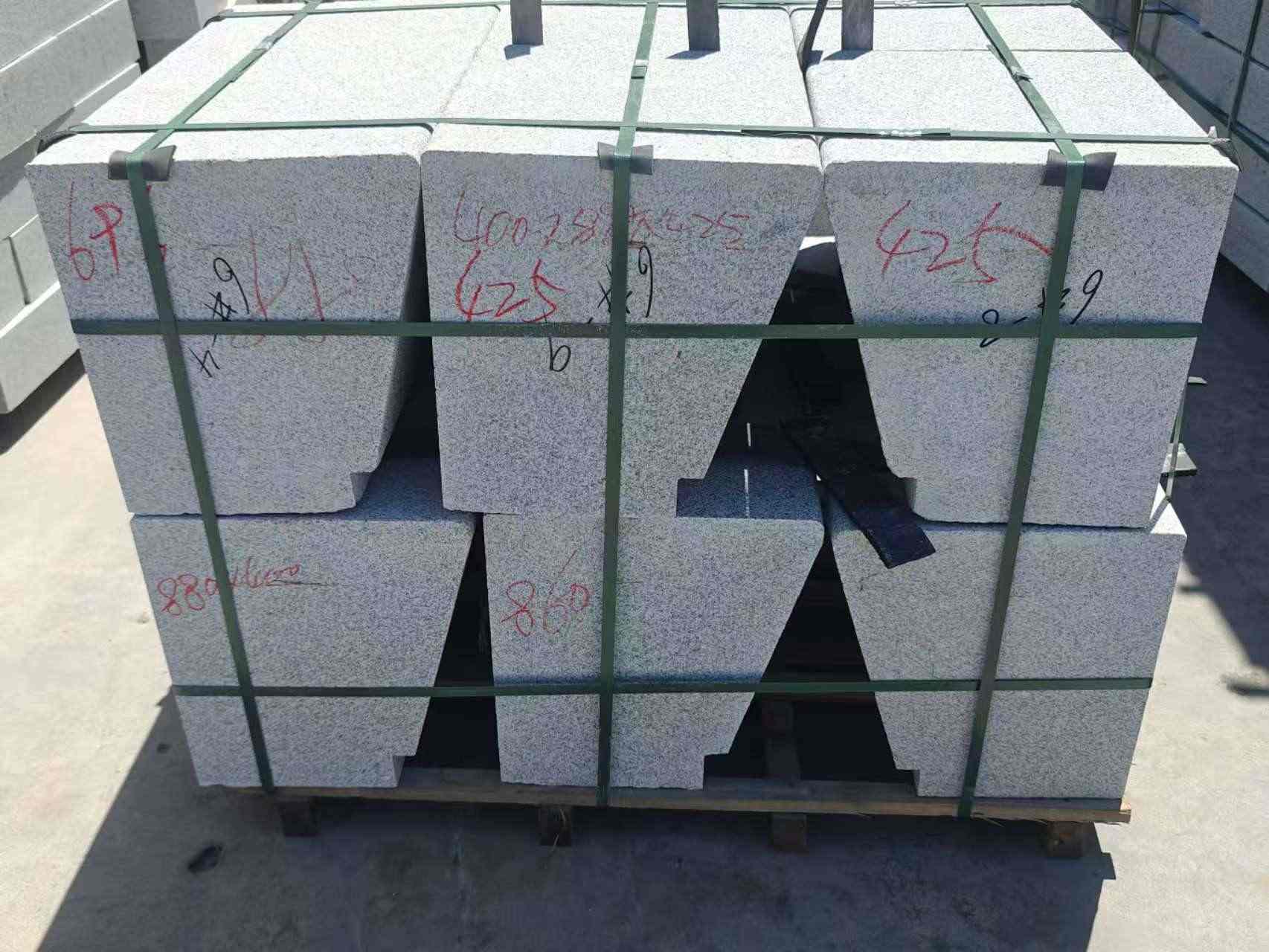 武威 芝麻白异形坐凳，石凳