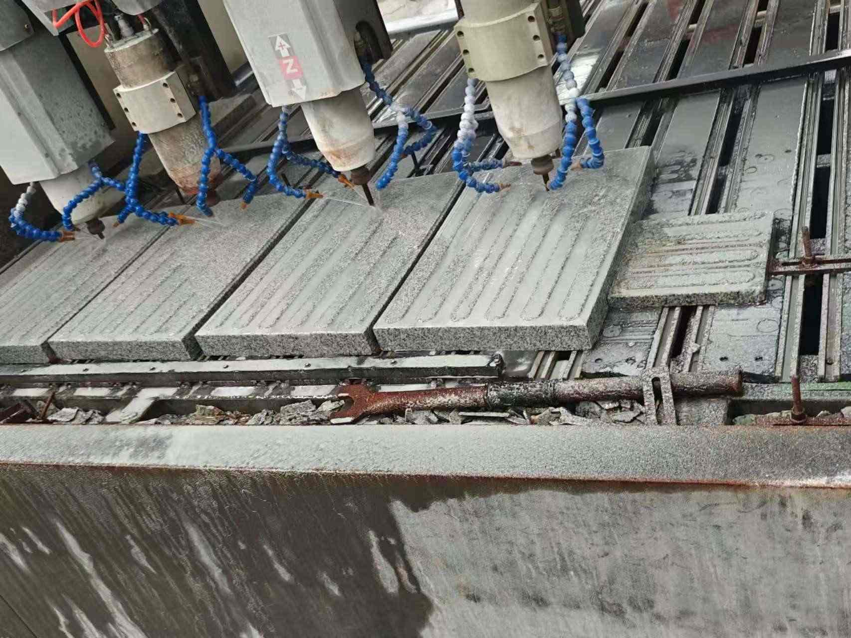 武威 芝麻白花岗岩荔枝面盲道雕刻