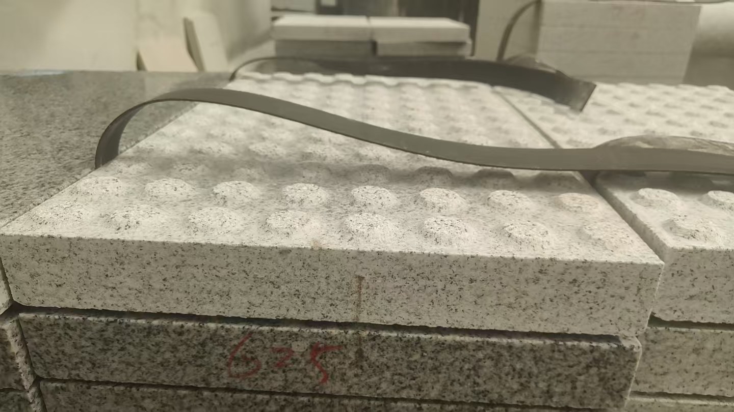 武威 芝麻白花岗岩6.0公分荔枝面五轴加工雕刻盲点