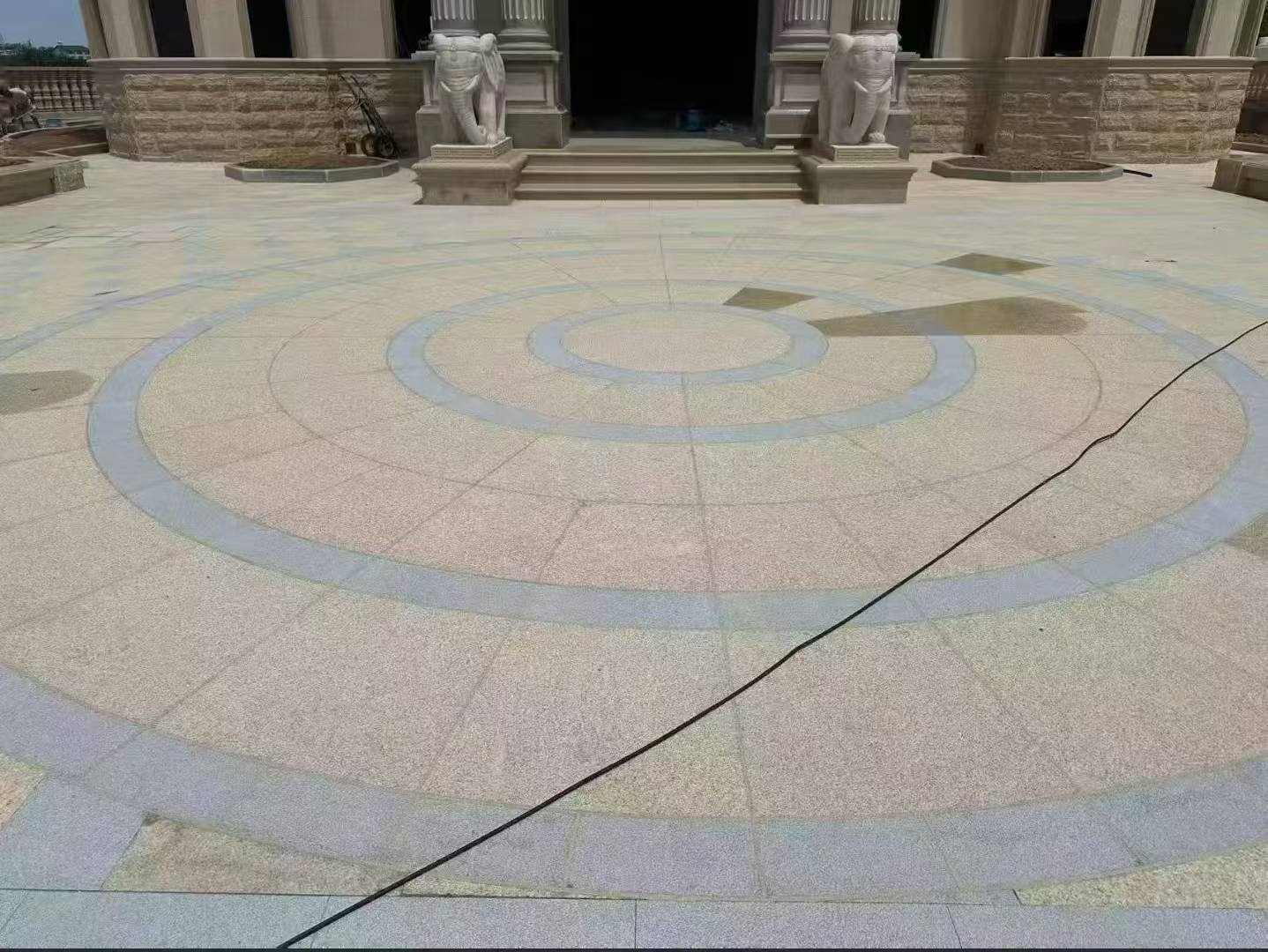 武威 黄金麻芝麻灰花岗岩石材地铺拼接效果